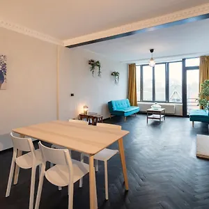 Charming And Spacious Center Apartamento