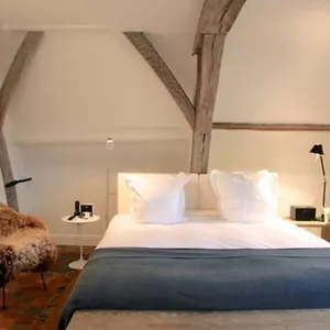 Otel Julien, Anvers