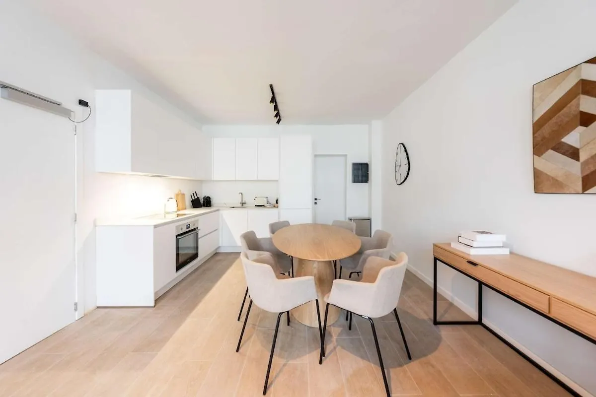 Modern 6-Guest Apartment In Central Antwerp Belgium