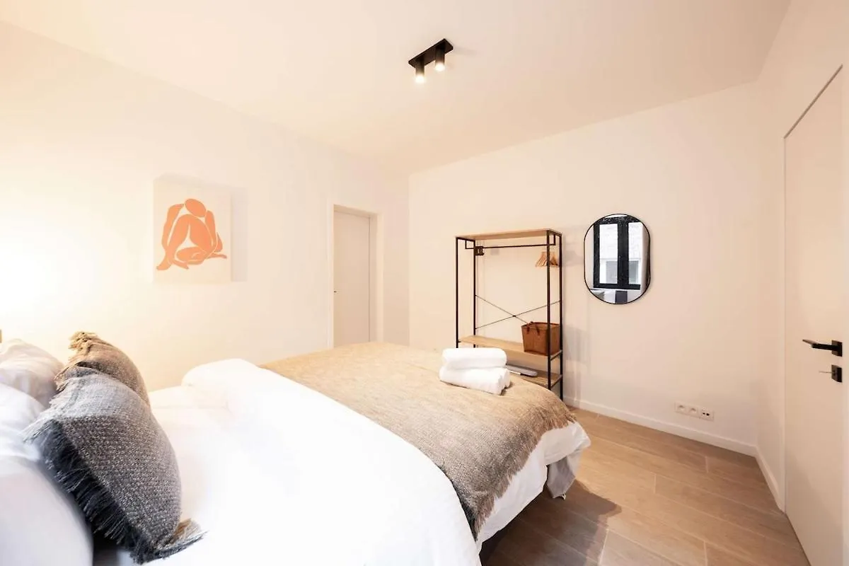 Modern 6-Guest Apartment In Central Antwerp Belgium