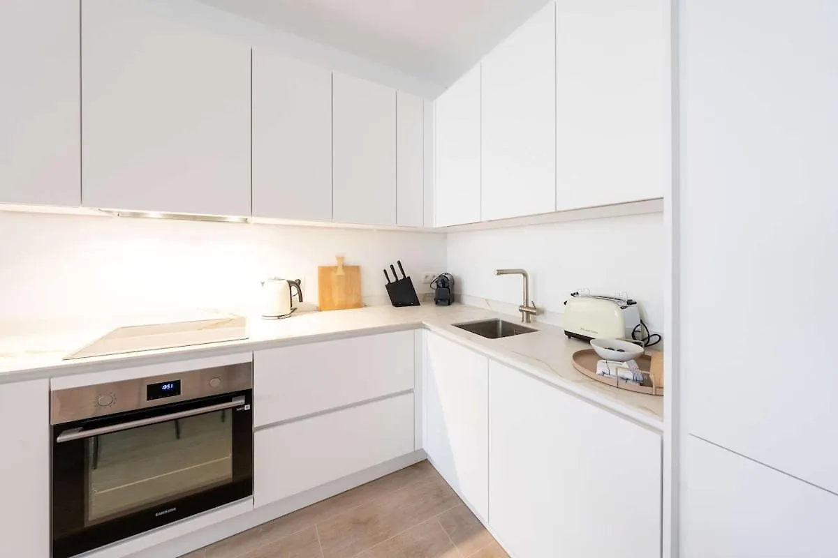 Modern 6-Guest Apartment In Central Antwerp